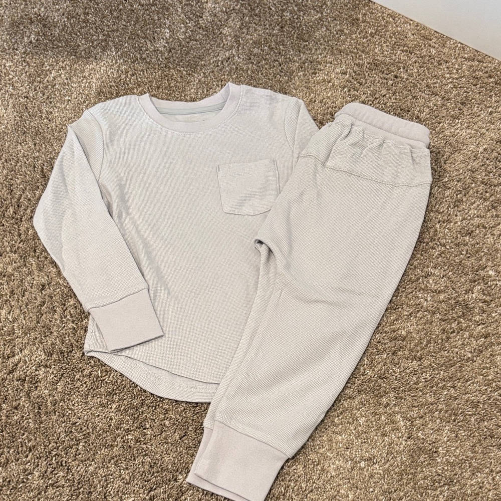 Little Bipsy Waffle Set. 3-4T. NWT. Frost color.
